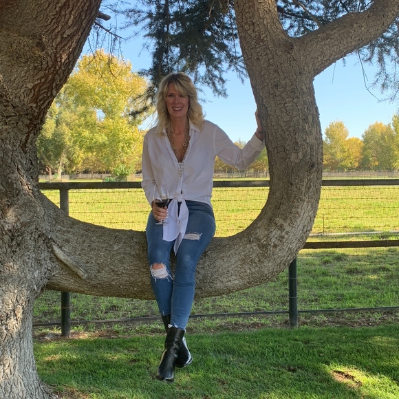 Meet your Posher, Robin - Picture 1 of 2